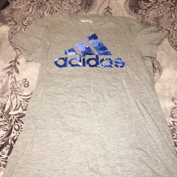 adidas Tops - Adidas tee